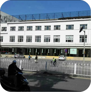 6、坡屋面鋼結構進行現場拼裝焊接，現場除銹及防腐處理